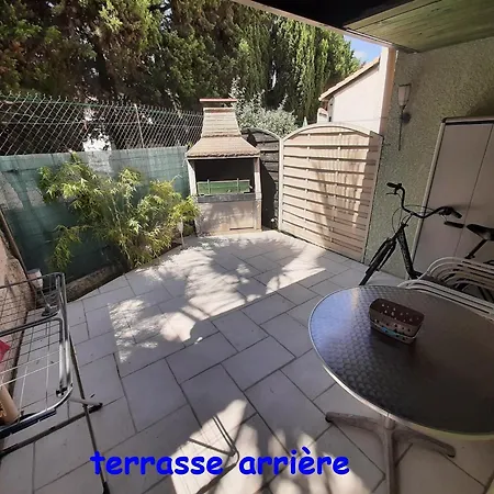 Holiday home Pavillon 6 Pers En Avec Piscine Et Wifi A 700m De La - Fr-1-781-86 *